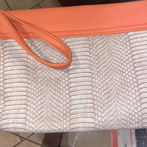 Hand wristlet bag - Picture 2 of 6